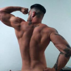 Macho fuerte activo y viril