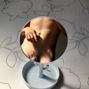 Te Sientes solo? Soy un chamo complaciente, pulcro y de buen trato