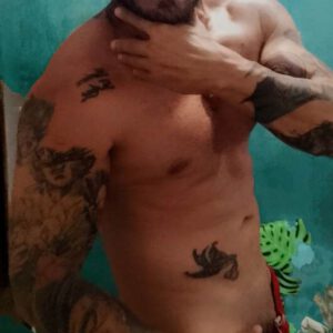Macho fuerte ACTIVO y viril