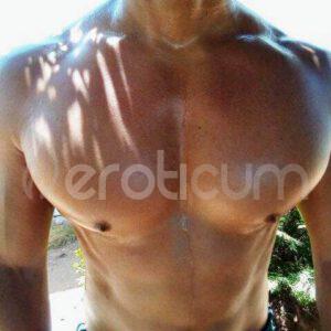 MACHO ROMPE CUL© VIP, CUERPO MUSCULOSO.