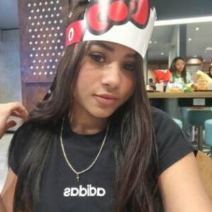 Flaquita jovencita de 21 muy complaciente solo presenciales